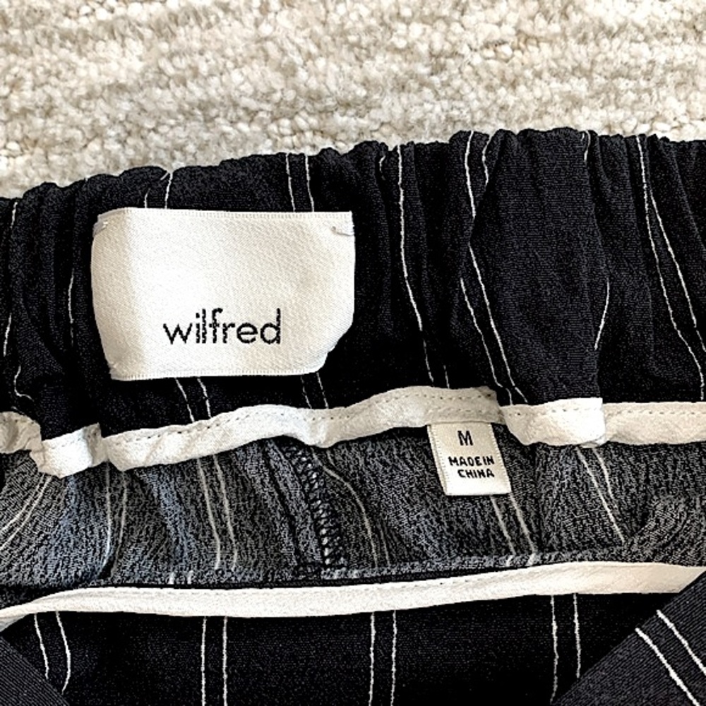Aritzia Wilfred Black Pinstripe Wide Leg Cropped Trousers Size M Belted Pants - Picture 4 of 13